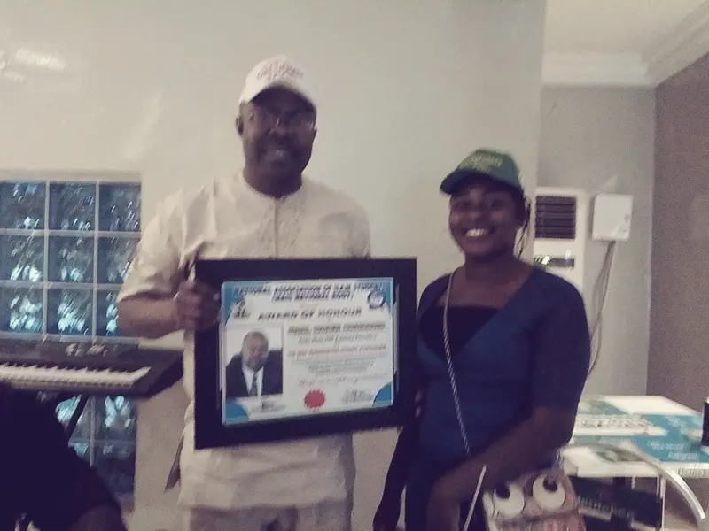 PDP Guber Aspirant, Banji Okunomo Receives Award of Honour From Ondo Students