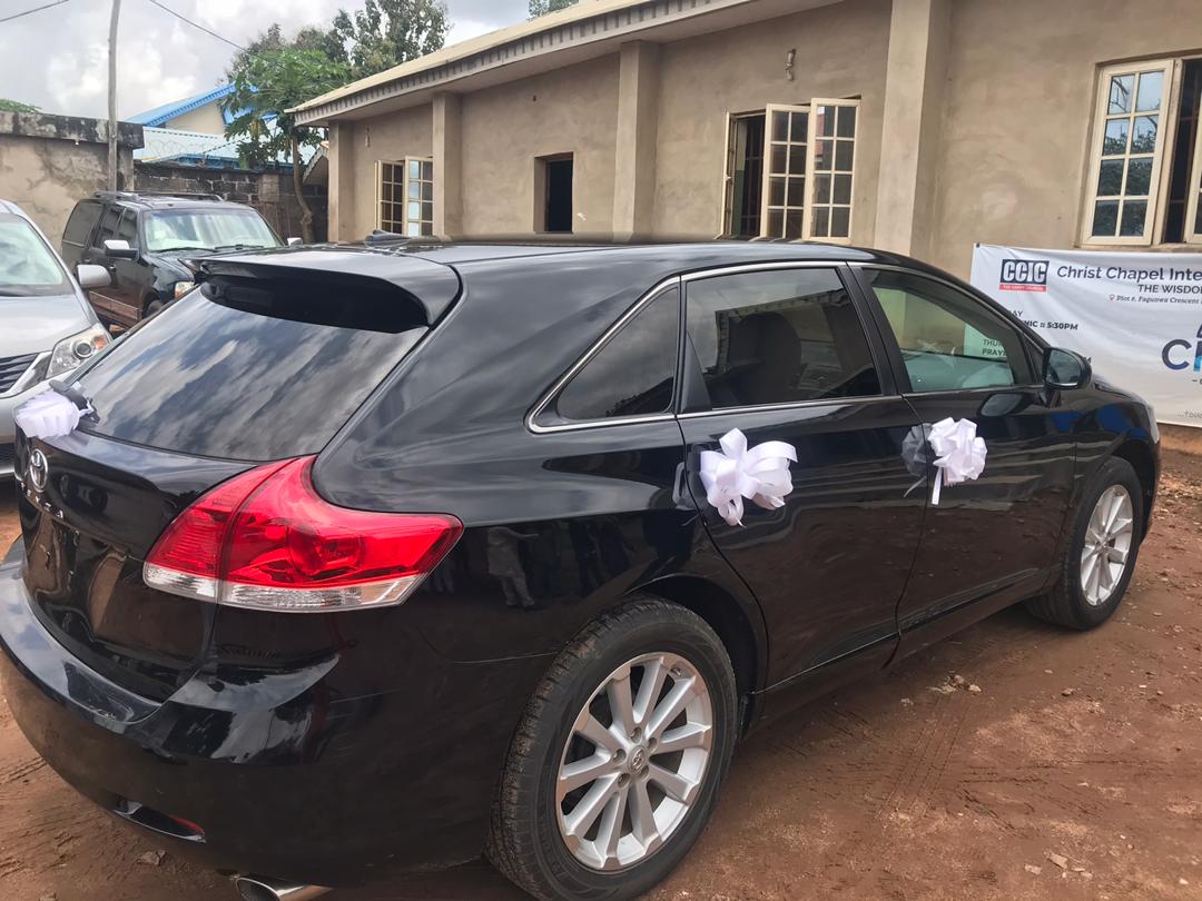 Sen Tofowomo Gifts Toyota Car To PDP Chieftain