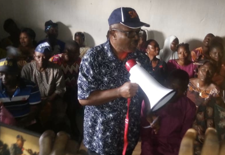 Guber Poll: Sen. Tofowomo receives APC, SDP defectors into PDP in Ondo