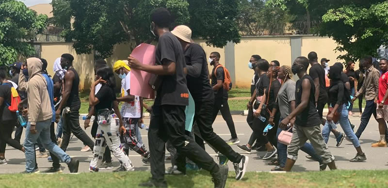 #EndSARS protesters block Abuja airport road