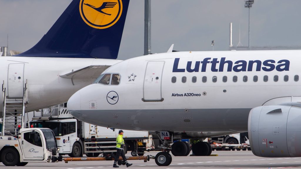 Lufthansa bars fabric face masks onboard