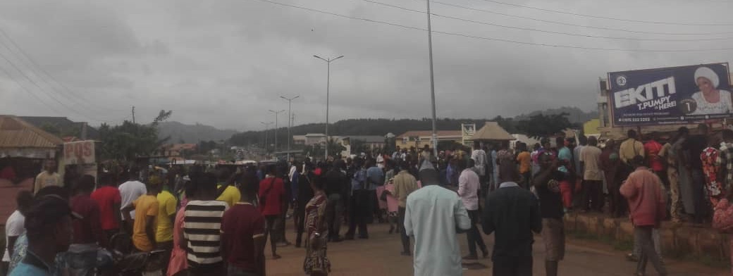 Video: Protest rocks Ekiti over kidnap of Pregnant Woman, three others