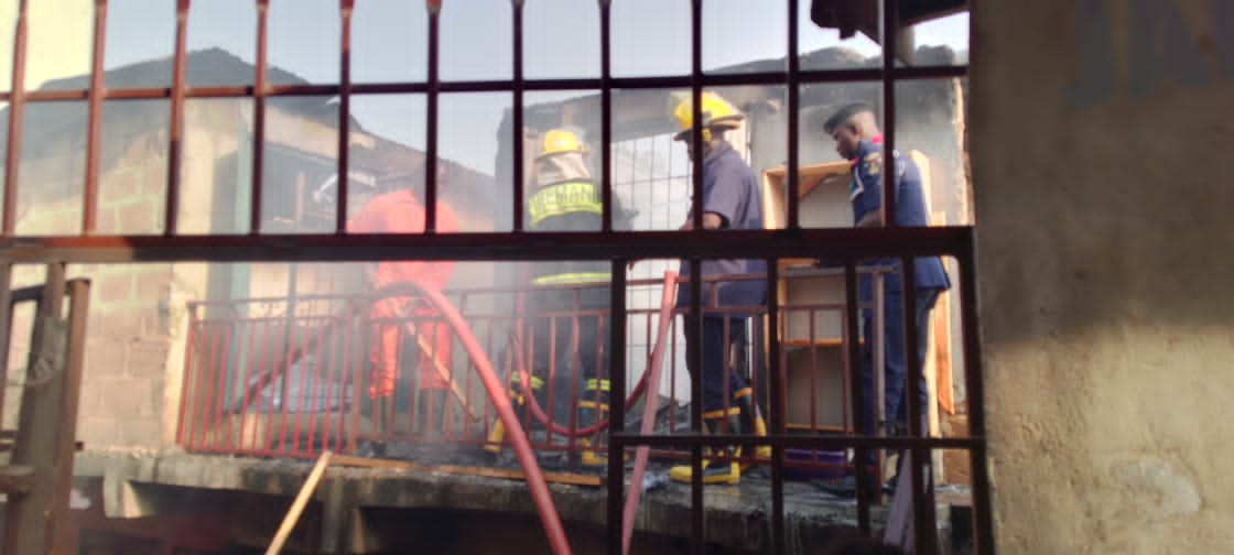 Fire disaster hits four shops in agbeni market, Ibadan