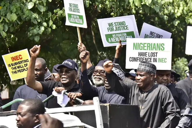 Atiku, PDP Leaders Lead ‘Black Uniform’ Protest At INEC Office In Abuja