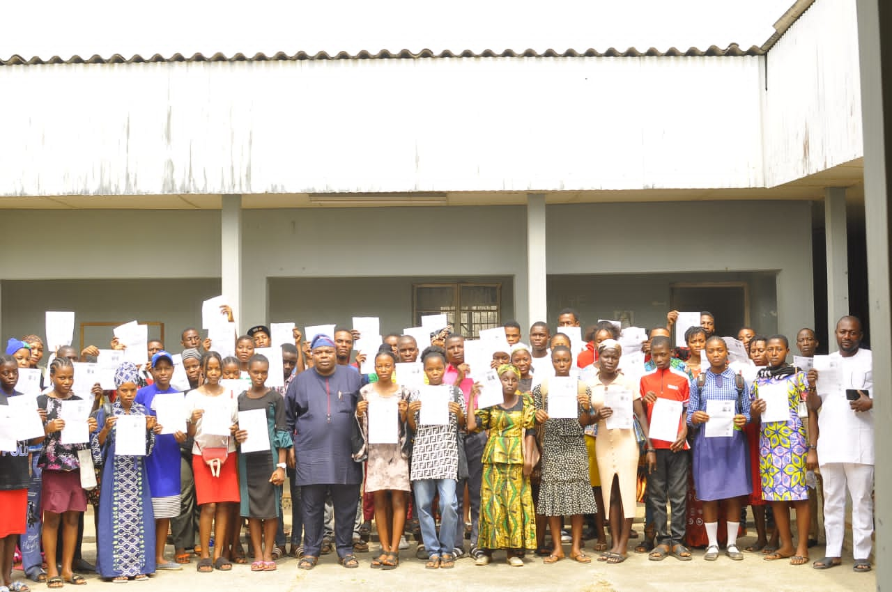 Ondo Assembly Speaker, Gifts Jamb Forms, Pledges Scholarships To Students