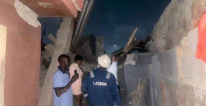 Five escape death, as building collapses in Lagos