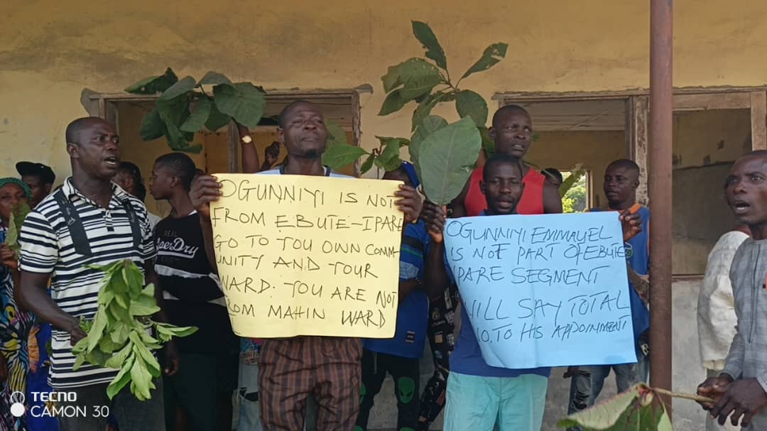 Ebute Ipare APC Members Protest Against Imposition of Councillorship Candidate