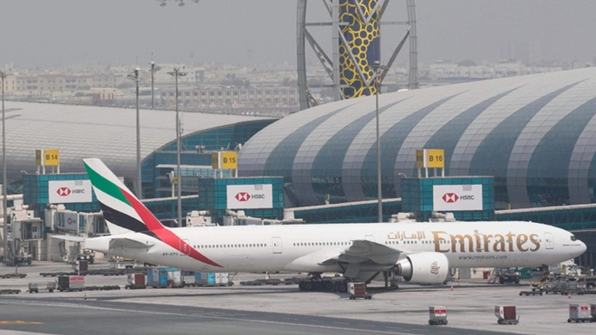 One Dead, Several Injured Following Iranian Attacks on Airports in UAE, Dubai