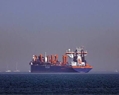 Iran Closes Strait of Hormuz Again, Accuses US of ‘Sea Robbery’