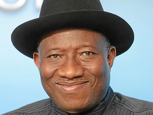 JUST IN: Youths Storm Jonathan’s Abuja Home, Urge Him to Join 2027 Race
