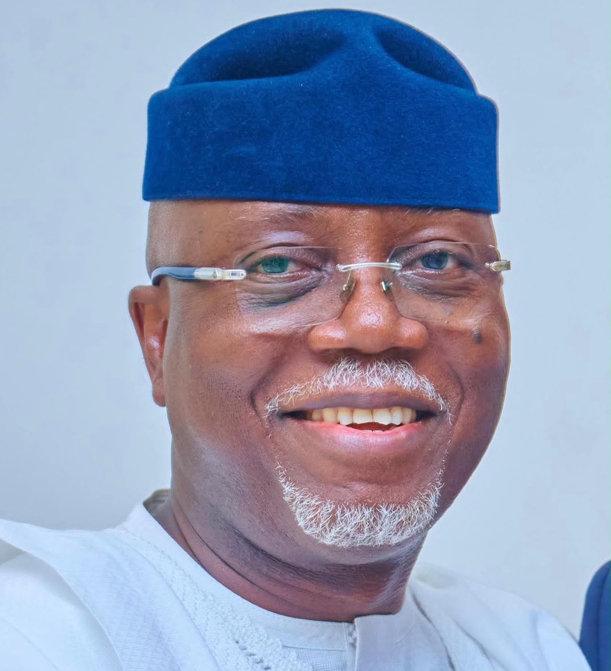 Aiyedatiwa launches free solar initiative for SMEs, opens applications statewide